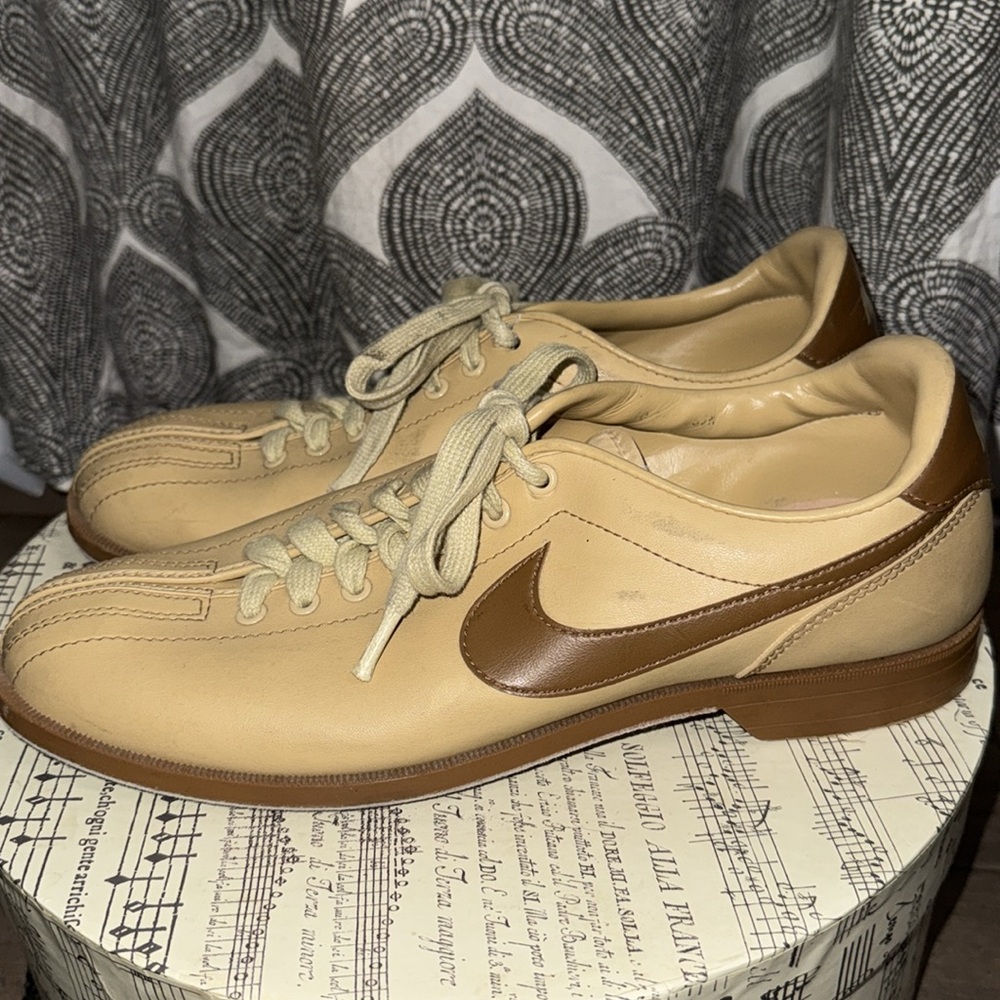 Nike Men's Beige and Brown Leather Casual Trainers
